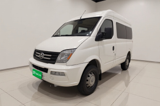上汽大通MAXUS 新途V80 2023款 2.0T 手动经典傲运通短轴中顶5/6座