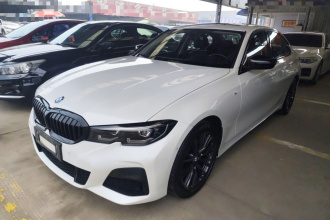 宝马3系 2022款 325i M运动曜夜套装