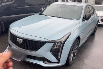 凯迪拉克CT5 2025款 28T 赛道性能版+巅峰赛道选装包