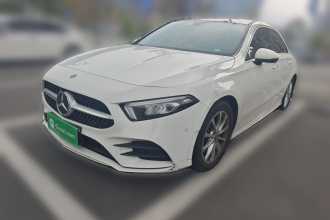 奔驰A级 2022款 改款 A 200 L 运动轿车时尚型