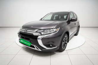 三菱 欧蓝德 2020款 2.0L 两驱畅享版 5座
