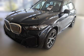 宝马X5 2023款 xDrive 30Li 尊享型M运动曜夜套装