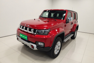 北京越野 北京BJ40 2018款 PLUS 2.0T 手动四驱尊贵版 国V