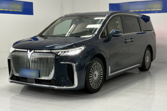 岚图汽车 岚图梦想家 2025款 PHEV 四驱尊贵鲲鹏版