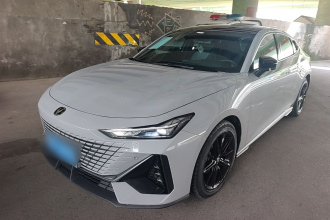 长安UNI-V 2022款 1.5T 尊贵型