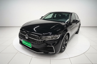 大众 帕萨特 2025款 出众款 380TSI 星空龙耀版