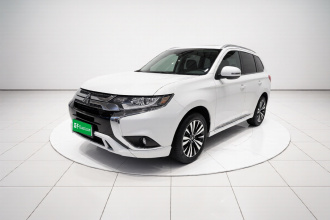 三菱 欧蓝德 2021款 改款 2.0L 两驱畅享版 7座