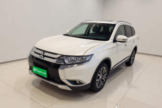 三菱 欧蓝德 2016款 2.4L 四驱精英版 5座