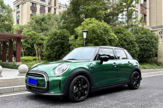 MINI 2023款 改款 1.5T COOPER 艺术家 五门版