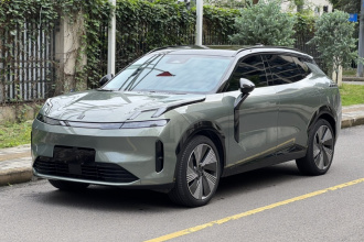 领克08 EM-P 2023款 220km 四驱性能Halo