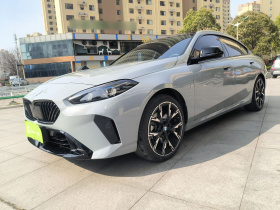 宝马2系 2025款 225L M运动曜夜套装