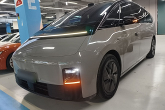 理想汽车 理想MEGA 2025款 Home 家庭特别版