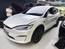 特斯拉 Model X 2023款 双电机全轮驱动版