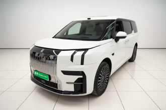 极氪009 2024款 六座行政版四驱 108kWh