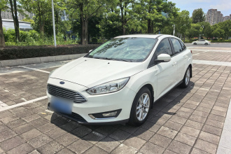 福特 福克斯 2017款 三厢 1.6L 自动风尚型智行版