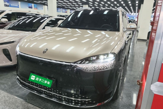 鸿蒙智行 问界M9 2025款 增程 Ultra版 52kWh 5座版 (192线激光雷达）