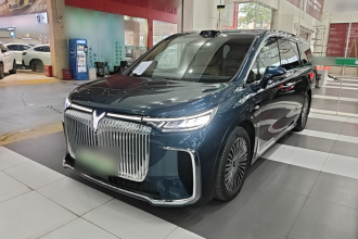岚图汽车 岚图梦想家 2025款 PHEV 四驱尊贵乾崑版