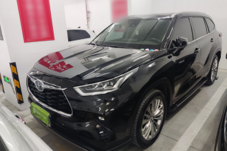 丰田 汉兰达 2022款 双擎 2.5L 四驱至尊版 7座