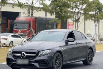 奔驰E级 2017款 E 200 运动型 4MATIC