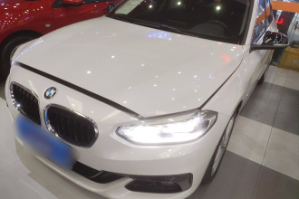 宝马1系 2017款 118i 设计套装型