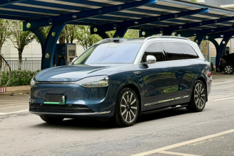 鸿蒙智行 问界M9 2024款 增程 Ultra版 42kWh 6座版