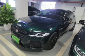 捷豹XFL 2024款 2.0T P250 两驱尊享豪华版