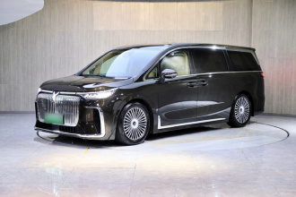 岚图汽车 岚图梦想家 2025款 PHEV 四驱旗舰鲲鹏版