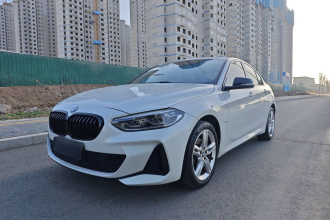 宝马1系 2022款 120i M运动曜夜版