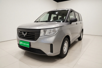 五菱汽车 五菱宏光PLUS 2020款 1.5L 手动标准型 5座