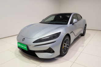 腾势Z9GT 2024款 1100四驱Max版