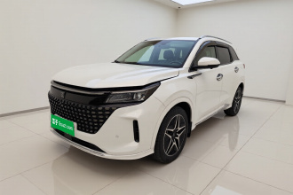 蓝电E5 2023款 1.5L DE-i 100KM臻享型 7座