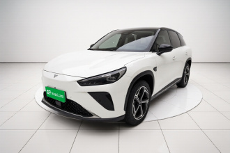哪吒汽车 哪吒L 2024款 增程 310 闪充红衣版