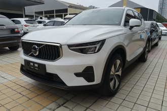 沃尔沃XC40 2024款 B3 智远豪华版