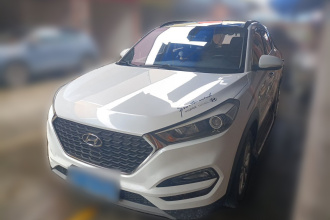 现代 途胜 2015款 1.6T 双离合两驱智能型