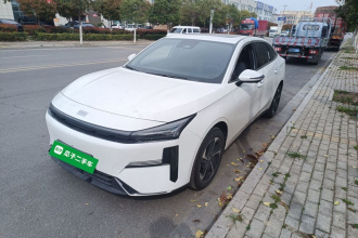 吉利银河 银河L6 2025款 EM-i 140km 探索+版