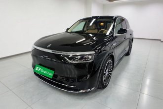 鸿蒙智行 问界M8 2025款 增程 Ultra版 53.4kWh 6座版 (192线激光雷达）