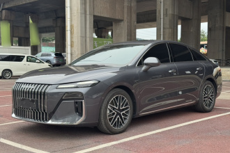 荣威M7 DMH 2025款 160km悦享版
