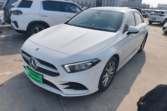 奔驰A级 2022款 改款 A 200 L 运动轿车动感型