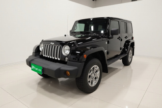 Jeep 牧马人 2015款 3.0L Sahara 四门舒享版