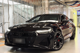 奥迪A7L 2024款 45 TFSI quattro 黑武士版