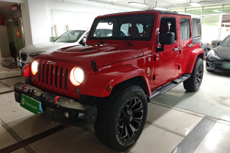 Jeep 牧马人 2015款 2.8TD Sahara 四门舒享版