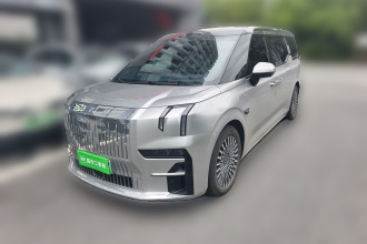 极氪009 2024款 六座行政版四驱 108kWh