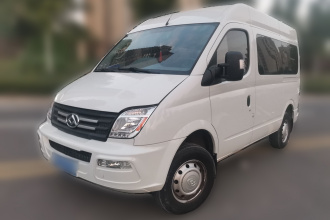 上汽大通MAXUS 新途V80 2023款 2.0T AMT经典傲运通短轴中顶5/6座
