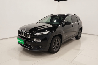 Jeep 自由光 2020款 2.0L 两驱经典运动版