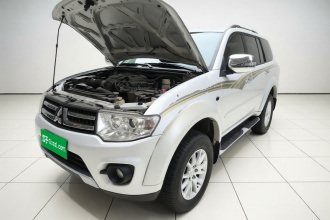 三菱 帕杰罗·劲畅 2013款 3.0L 自动四驱行政版