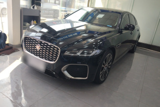 捷豹XFL 2022款 XFL 2.0T P250 两驱尊享豪华版