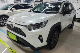 丰田 RAV4荣放 2022款 2.0L CVT四驱尊贵版