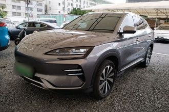 比亚迪 宋PLUS新能源 2024款 荣耀版 EV 520km 尊贵型