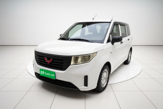 五菱汽车 五菱宏光PLUS 2019款 1.5T 手动标准型 5座