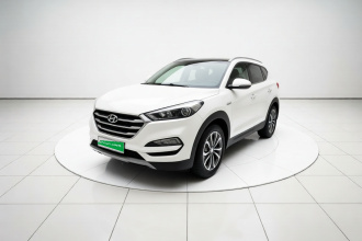 现代 途胜 2015款 1.6T 双离合两驱领先型